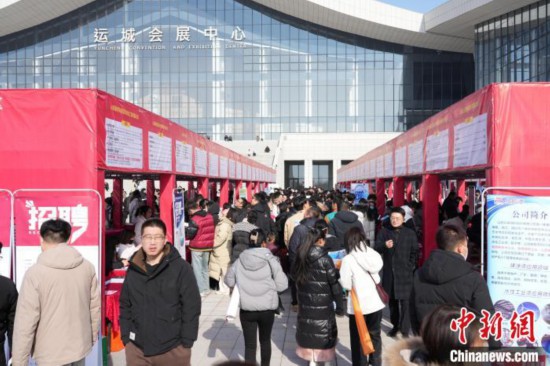 圖為招聘活動(dòng)現(xiàn)場(chǎng)。 解凱光 攝