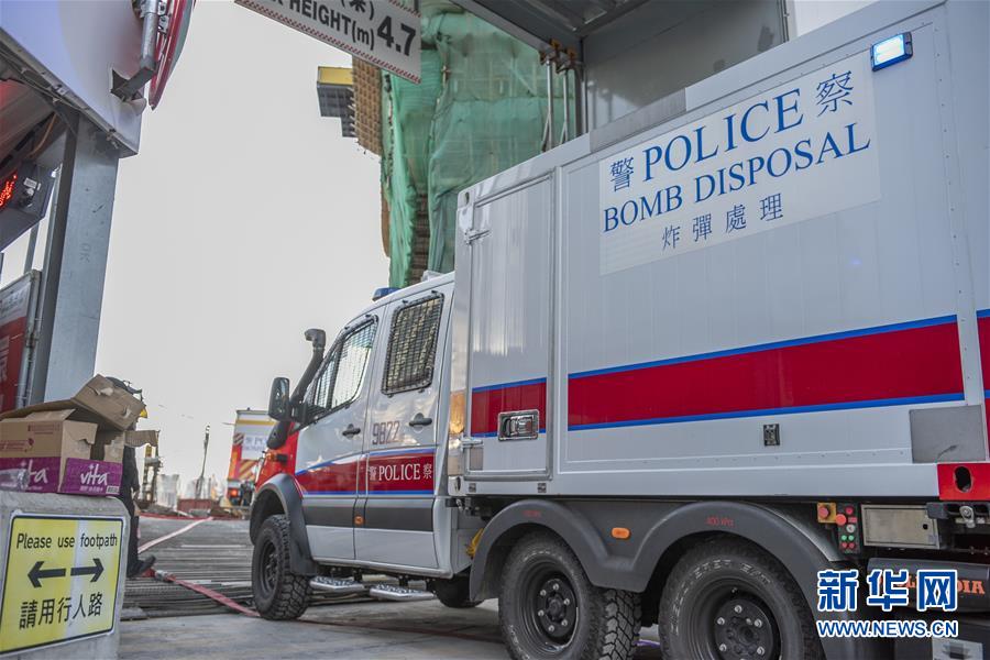 （港澳臺&middot;香港故事&middot;圖文互動）（4）用手觸摸二戰(zhàn)炸彈的人——訪香港警方拆彈專家