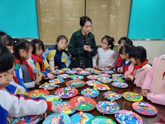 師生互動(dòng)課堂。