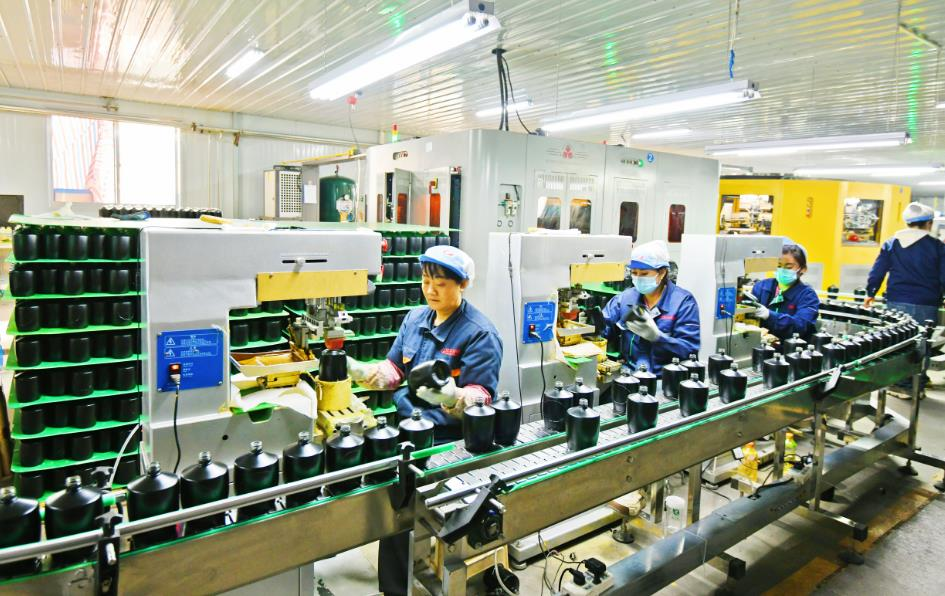 觀宇玻璃制品生產(chǎn)車間。圖片由汾陽市對外交流服務(wù)中心提供