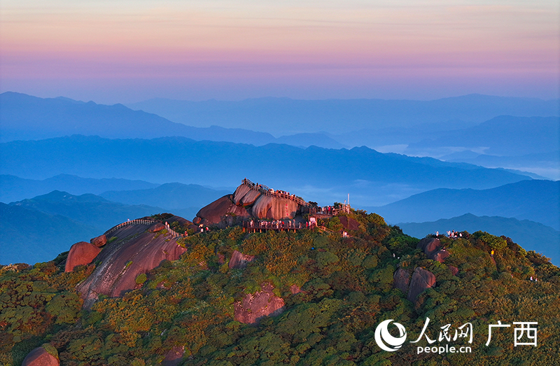 貓兒山日出。人民網(wǎng) 雷琦竣攝